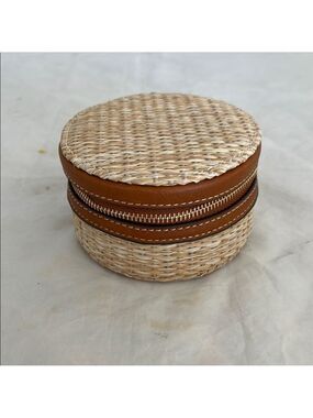 Flower Show Round Woven Jewelry Box with Zipper